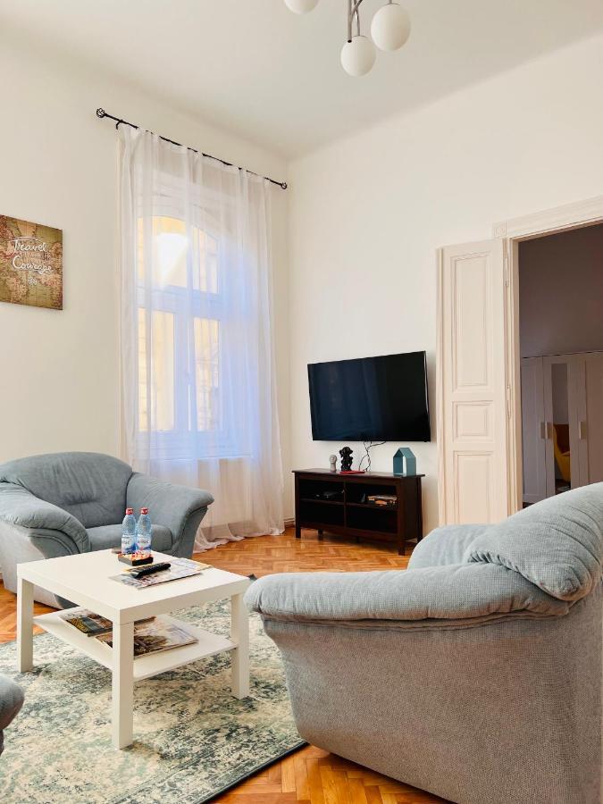 Apartment Friends Central Oradea Εξωτερικό φωτογραφία