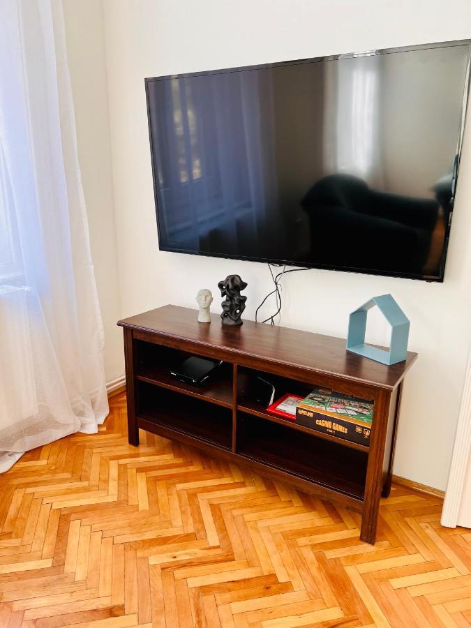 Apartment Friends Central Oradea Εξωτερικό φωτογραφία
