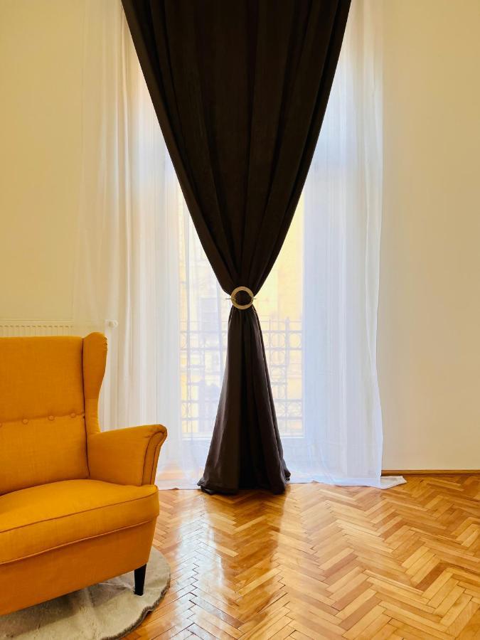 Apartment Friends Central Oradea Εξωτερικό φωτογραφία